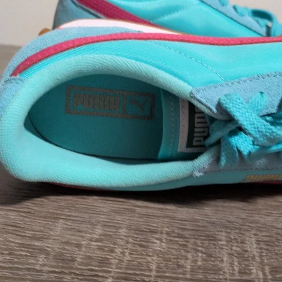 NWOB Puma Easy Rider Women's Aqua and Pink Sneakers Size 9 - Picture 6 of 9